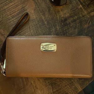 Michael Kors wristlet wallet